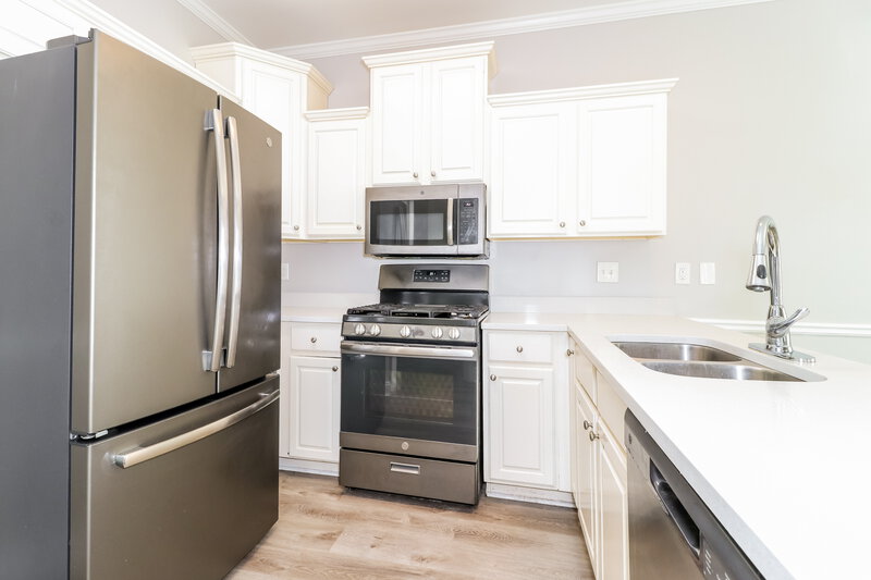 2,135/Mo, 2545 Oakleaf Ridge Lithonia, GA 30058 Kitchen View