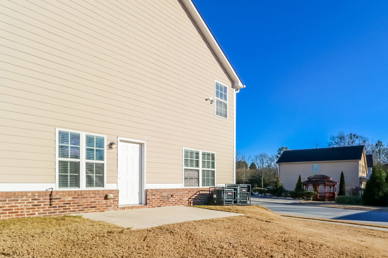 2,135/Mo, 2545 Oakleaf Ridge Lithonia, GA 30058 Rear View 2