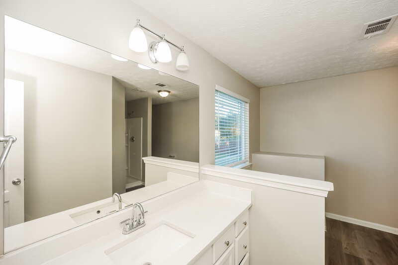 2,060/Mo, 4414 Rock Valley Drive Forest Park, GA 30297 Main Bathroom View