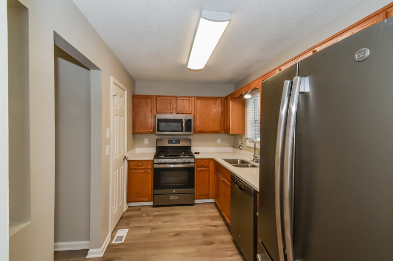 1,800/Mo, 816 Regency Ct Villa Rica, GA 30180 Kitchen View