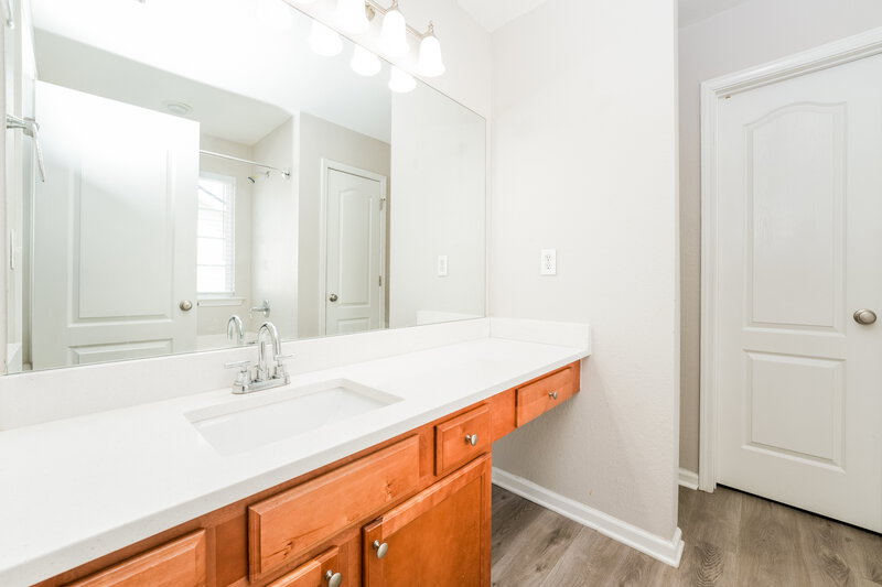 1,995/Mo, 115 Creek Way Covington, GA 30016 Main Bathroom View