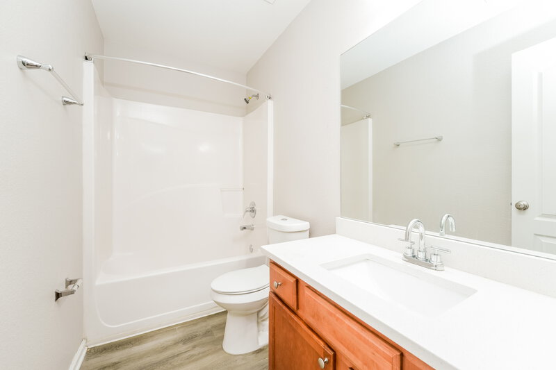 1,995/Mo, 115 Creek Way Covington, GA 30016 Bathroom View