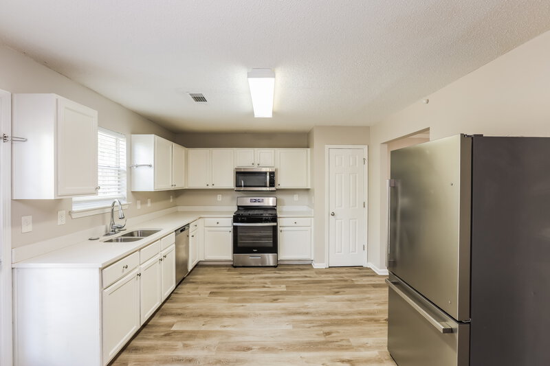 2,295/Mo, 6926 Foxmoor Way Douglasville, GA 30134 Kitchen View