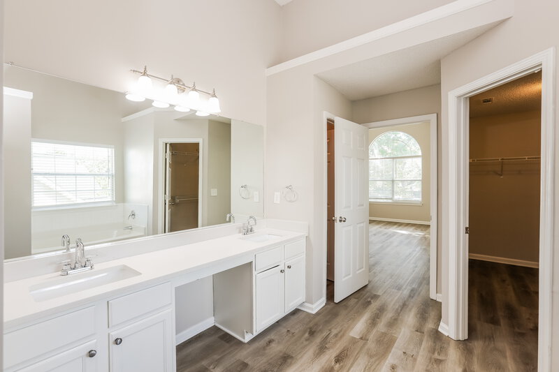 2,295/Mo, 6926 Foxmoor Way Douglasville, GA 30134 Main Bathroom View