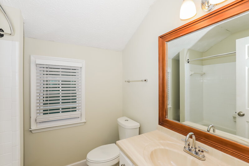 2,035/Mo, 8148 Tupelo Trl Jonesboro, GA 30236 Bathroom View