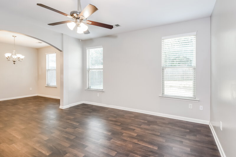 2,120/Mo, 255 Magnaview Dr McDonough, GA 30253 Living Room View
