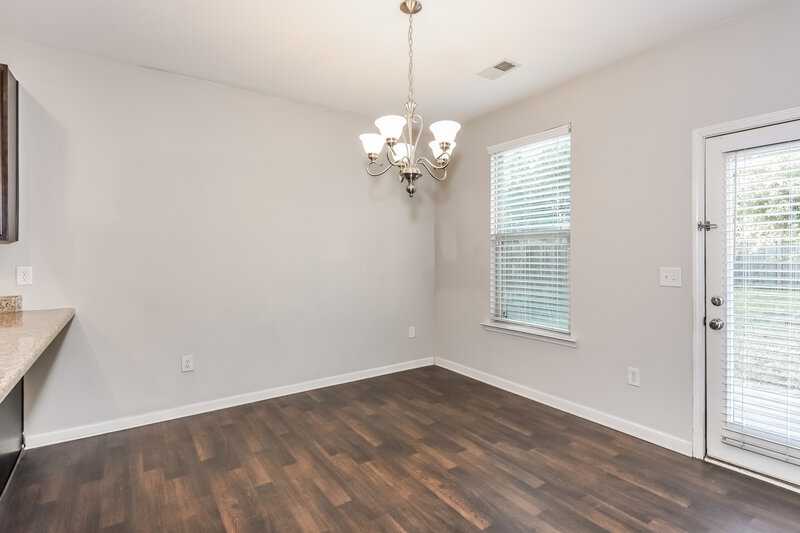 2,120/Mo, 255 Magnaview Dr McDonough, GA 30253 Dining Room View