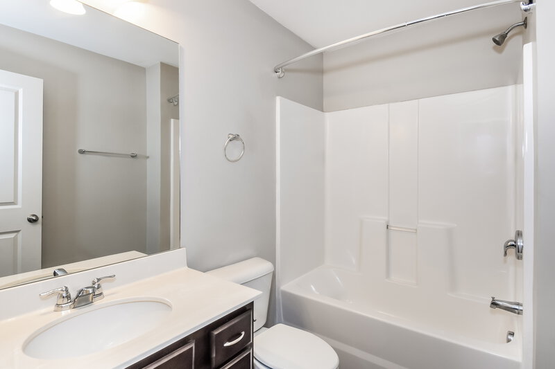 2,120/Mo, 255 Magnaview Dr McDonough, GA 30253 Bathroom View