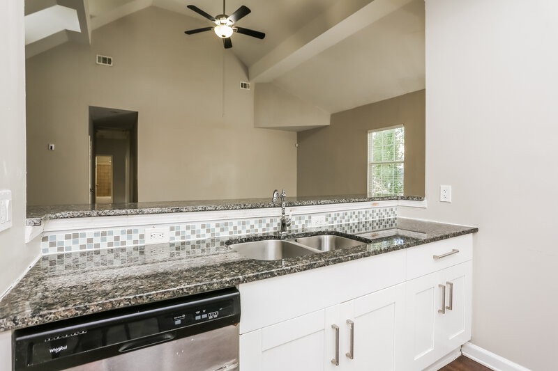 1,985/Mo, 4581 Doral Dr SW Atlanta, GA 30331 Kitchen View
