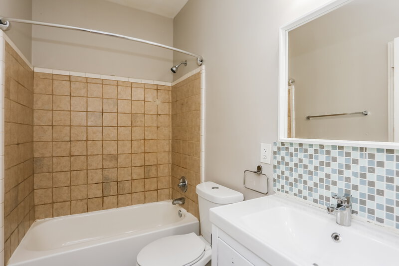 1,985/Mo, 4581 Doral Dr SW Atlanta, GA 30331 Bathroom View