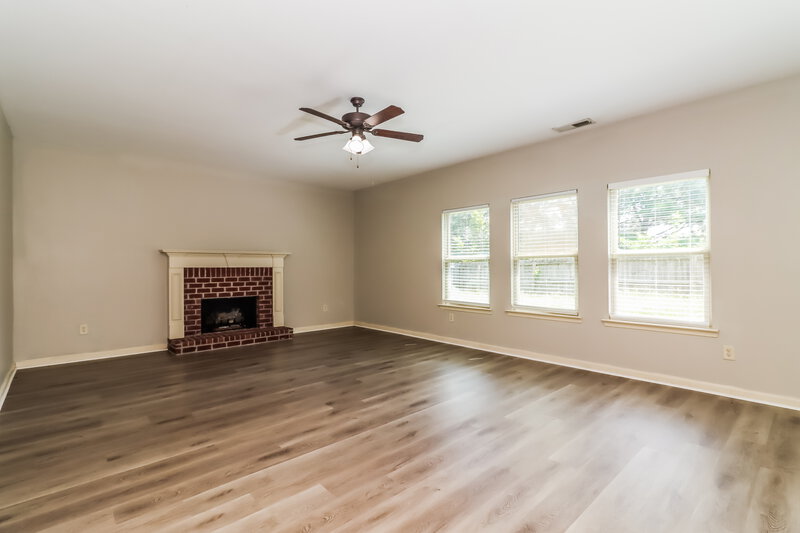 2,035/Mo, 67 Hamilton Blvd Cartersville, GA 30120 Living Room View