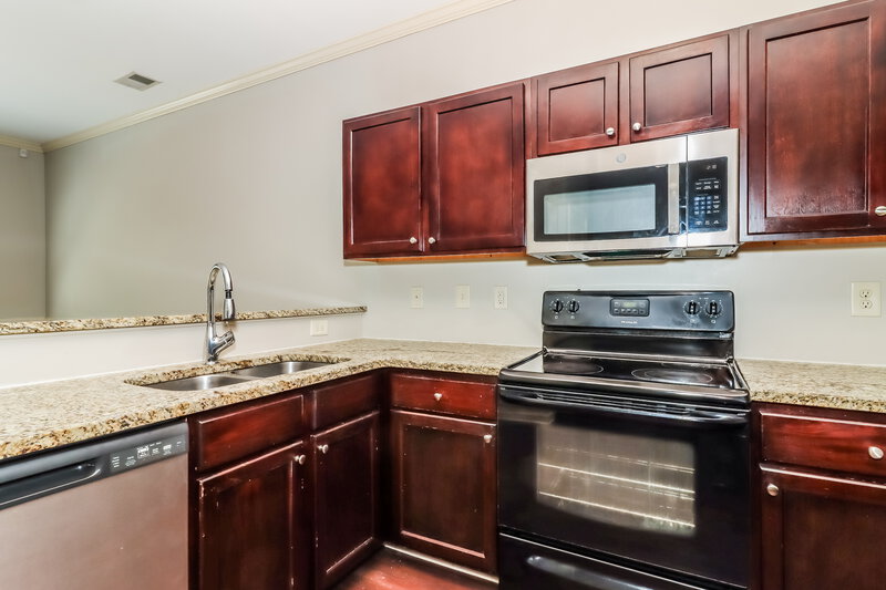 2,035/Mo, 67 Hamilton Blvd Cartersville, GA 30120 Kitchen View 2