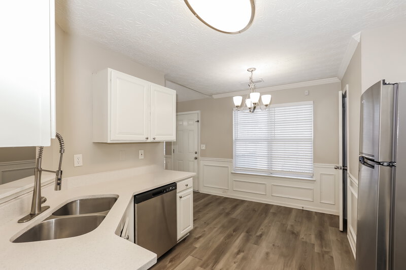 2,480/Mo, 6473 E Meyer Dr Morrow, GA 30260 Kitchen View