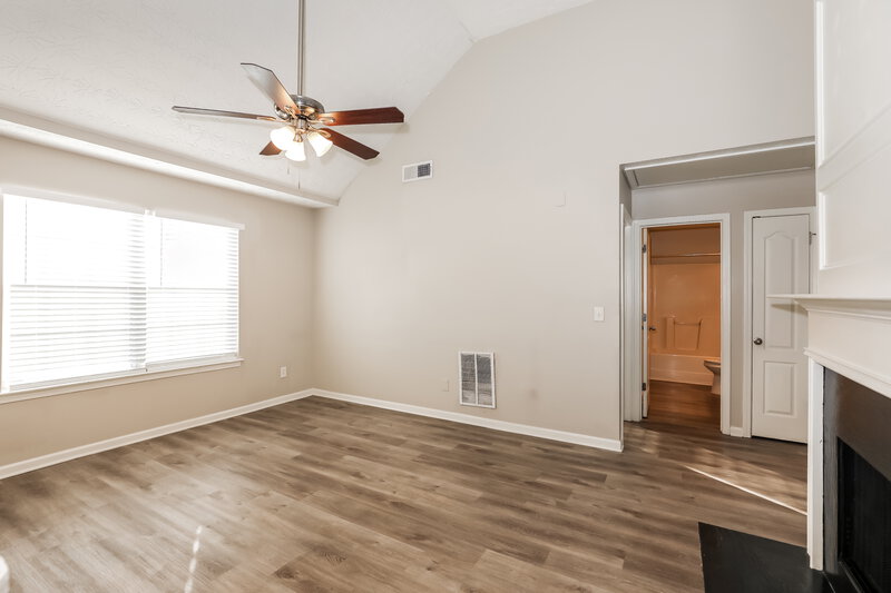 2,480/Mo, 6473 E Meyer Dr Morrow, GA 30260 Family Room View