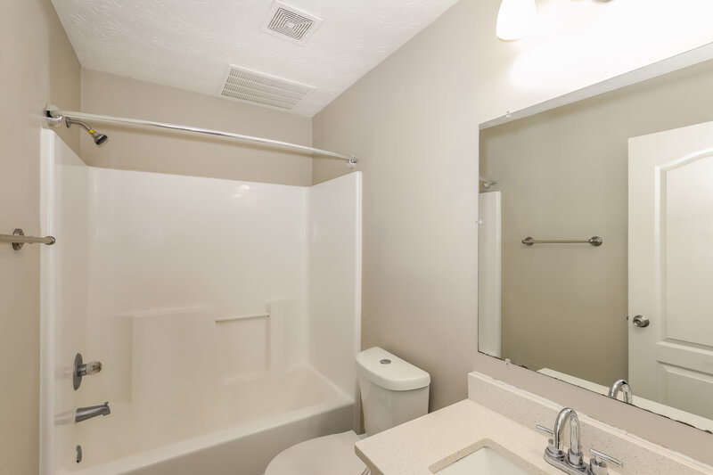 2,480/Mo, 6473 E Meyer Dr Morrow, GA 30260 Bathroom View