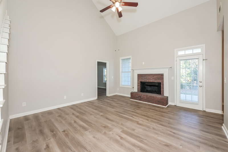 1,830/Mo, 35 Winchester Ct Covington, GA 30016 Living Room View