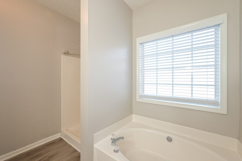 1,830/Mo, 35 Winchester Ct Covington, GA 30016 Main Bathroom View 2