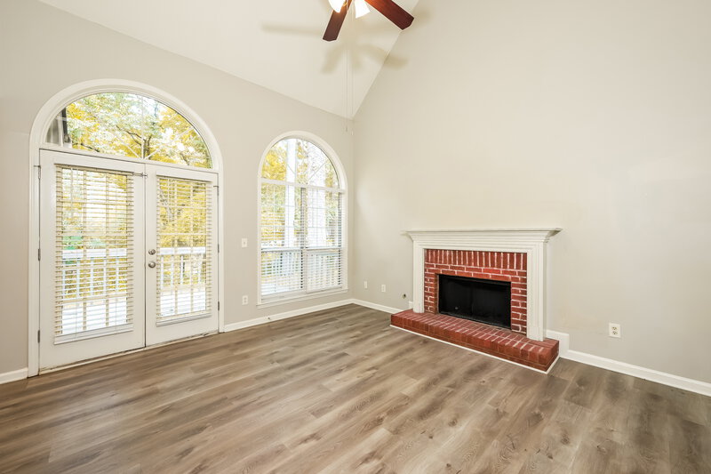 2,250/Mo, 2092 Wedgewood Dr Stone Mountain, GA 30088 Living Room View
