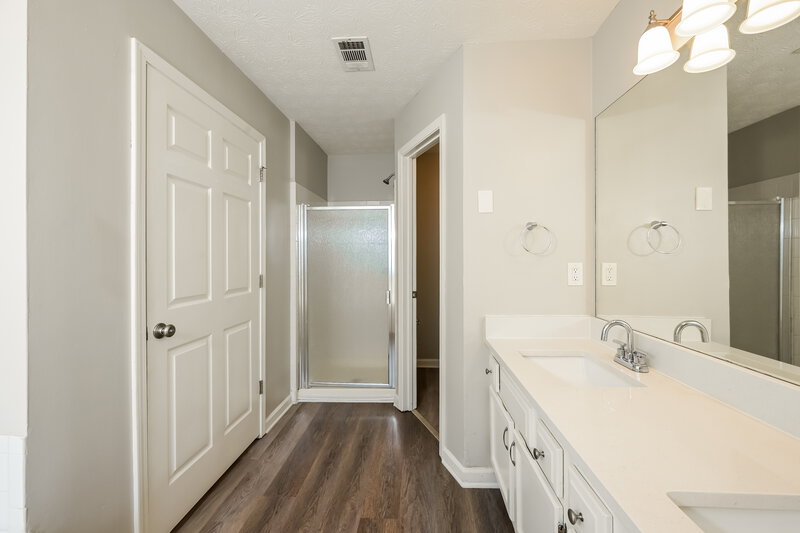 2,250/Mo, 2092 Wedgewood Dr Stone Mountain, GA 30088 Main Bathroom View 2