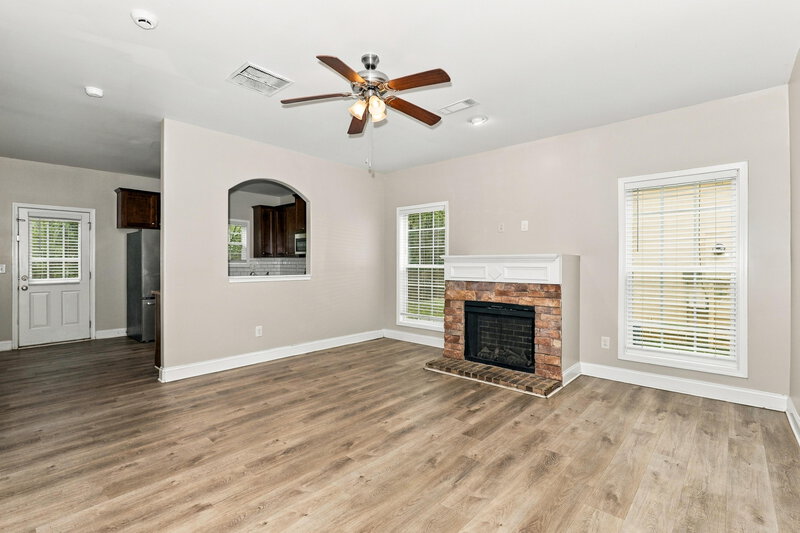 1,950/Mo, 172 Tyre Dr McDonough, GA 30253 Living Room View 2