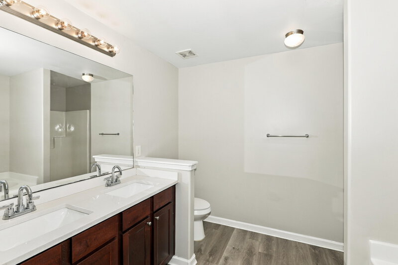 1,950/Mo, 172 Tyre Dr McDonough, GA 30253 Primary Bathroom View