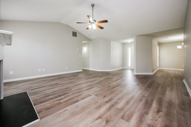 1,955/Mo, 264 Galway Ln Hampton, GA 30228 Living Room View 5