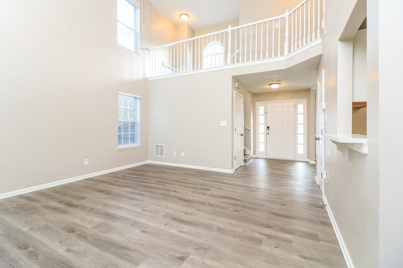 2,210/Mo, 2756 River Tree Dr Decatur, GA 30034 Living Room View 2