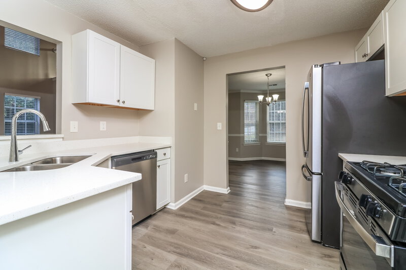 2,210/Mo, 2756 River Tree Dr Decatur, GA 30034 Kitchen View 2