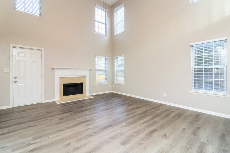 2,210/Mo, 2756 River Tree Dr Decatur, GA 30034 Family Room View