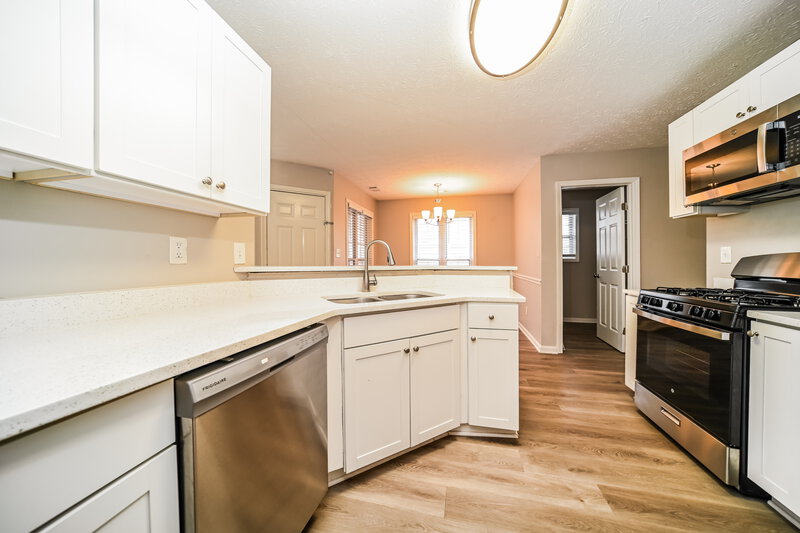 1,855/Mo, 260 Landing Drive Fayetteville, GA 30214 Kitchen View