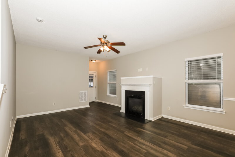 2,060/Mo, 1585 Tigris Ct College Park, GA 30349 Living Room View 2