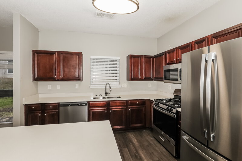 2,060/Mo, 1585 Tigris Ct College Park, GA 30349 Kitchen View 2
