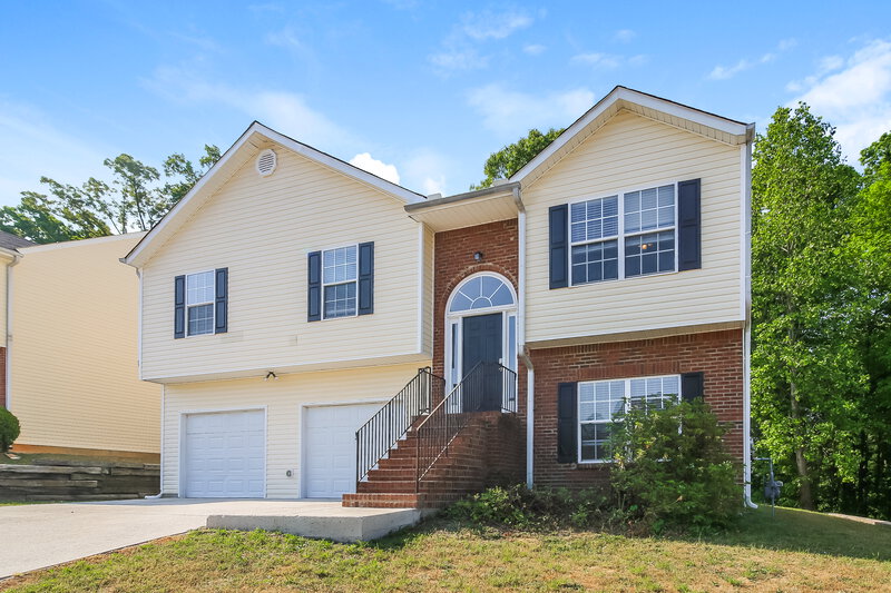 2,080/Mo, 6013 Yellowood Ct Atlanta, GA 30349 Front View