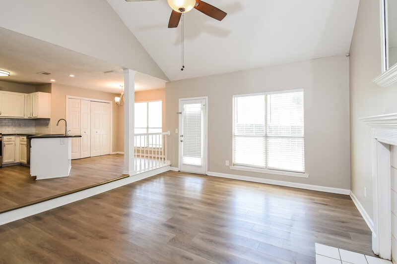 2,300/Mo, 2057 Wedgewood Drive Stone Mountain, GA 30088 Living Room View 2