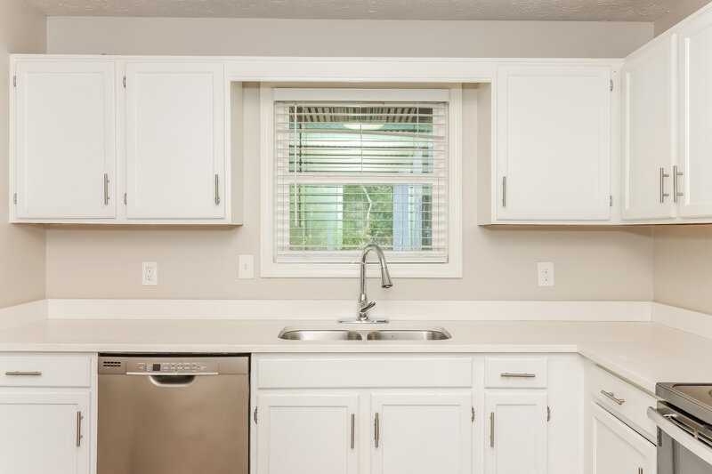 2,370/Mo, 909 N Lassetter Cir Villa Rica, GA 30180 Kitchen View 3