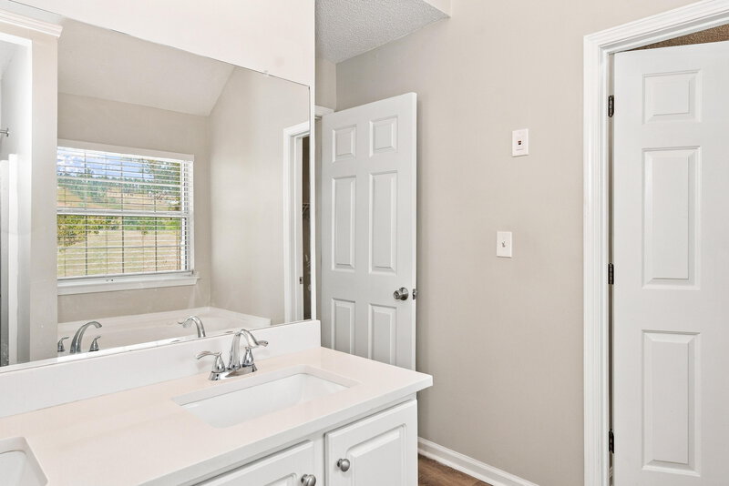 2,000/Mo, 4556 Raptor Trl Douglasville, GA 30135 Primary Bathroom View 2