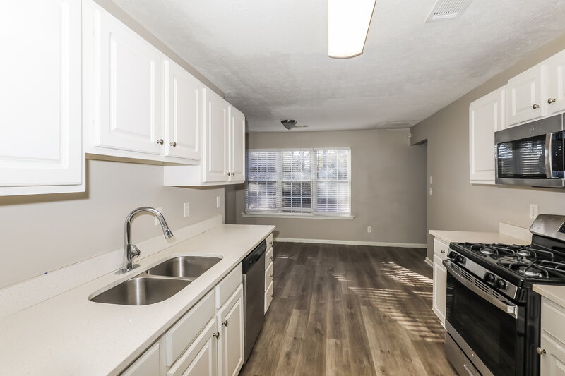 1,870/Mo, 1423 Buckingham Ct Hampton, GA 30228 Breakfast Nook View