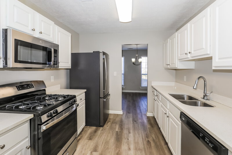 1,870/Mo, 1423 Buckingham Ct Hampton, GA 30228 Kitchen View