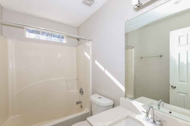 1,870/Mo, 1423 Buckingham Ct Hampton, GA 30228 Bathroom View