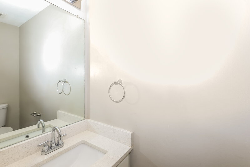 1,870/Mo, 1423 Buckingham Ct Hampton, GA 30228 Bathroom View 2