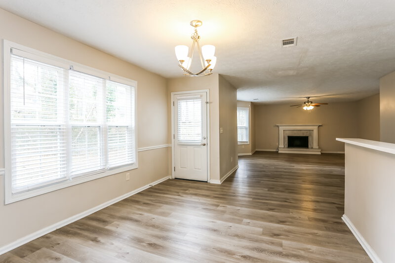 2,730/Mo, 2601 Branson Place SW Marietta, GA 30064 Living Room View 2