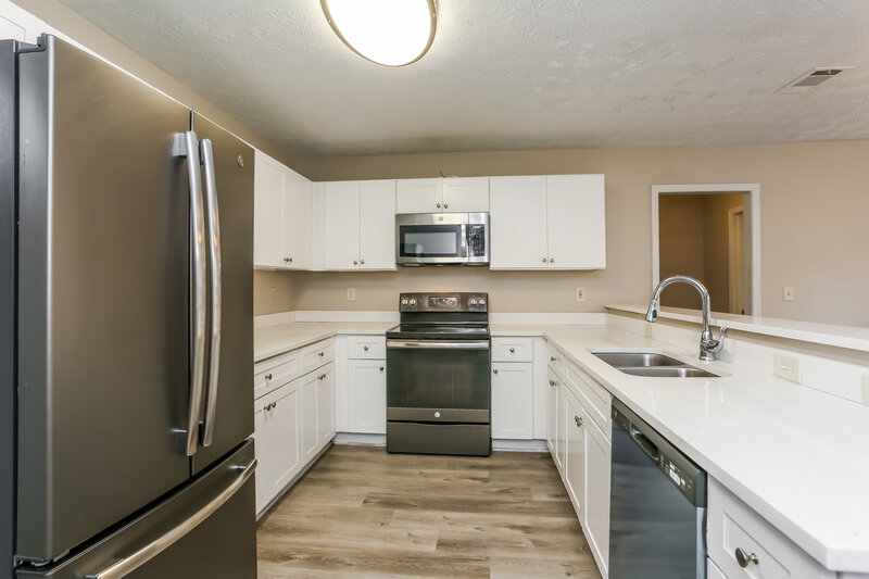 2,730/Mo, 2601 Branson Place SW Marietta, GA 30064 Kitchen View 2