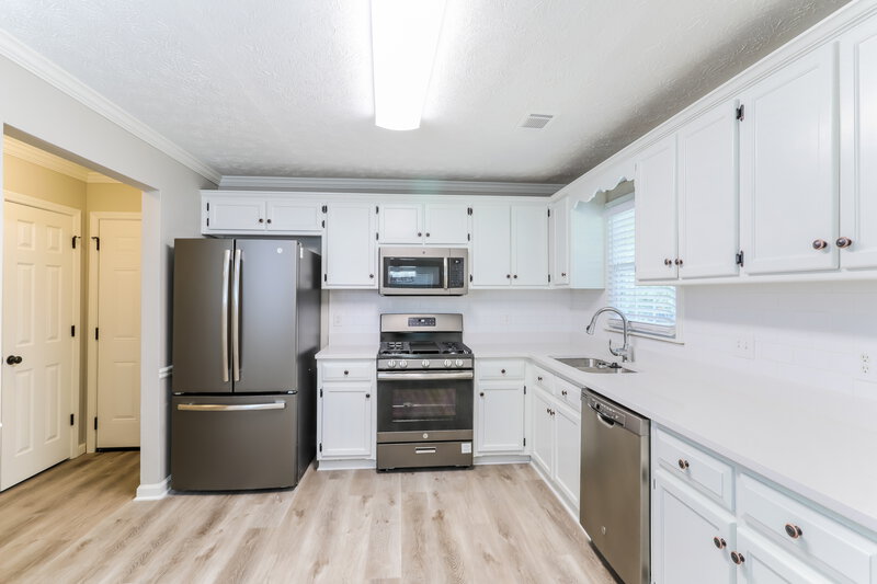2,680/Mo, 1070 Burning Bush Drive Loganville, GA 30052 Kitchen View