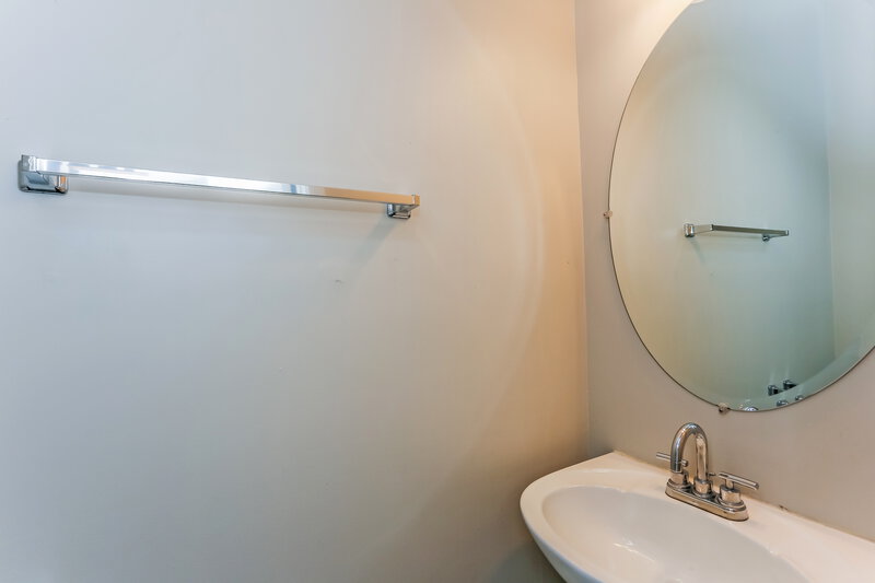 1,955/Mo, 2337 Reeves Creek Rd Jonesboro, GA 30236 Bathroom View 2