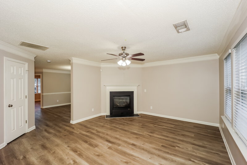 2,205/Mo, 3061 Sable Run Rd Atlanta, GA 30349 Living Room View
