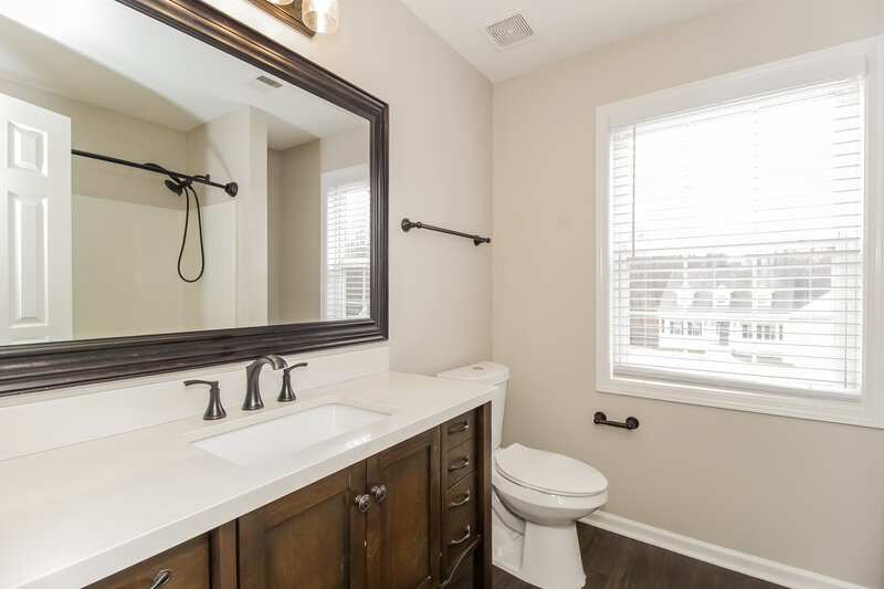 2,460/Mo, 40 Forest Pt Newnan, GA 30265 Bathroom View