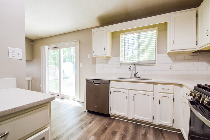 2,005/Mo, 3210 Fescue Circle Lawrenceville, GA 30044 Kitchen View 2