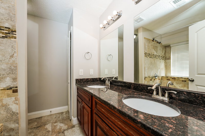 2,120/Mo, 1959 Corners Cir Lithonia, GA 30058 Main Bathroom View