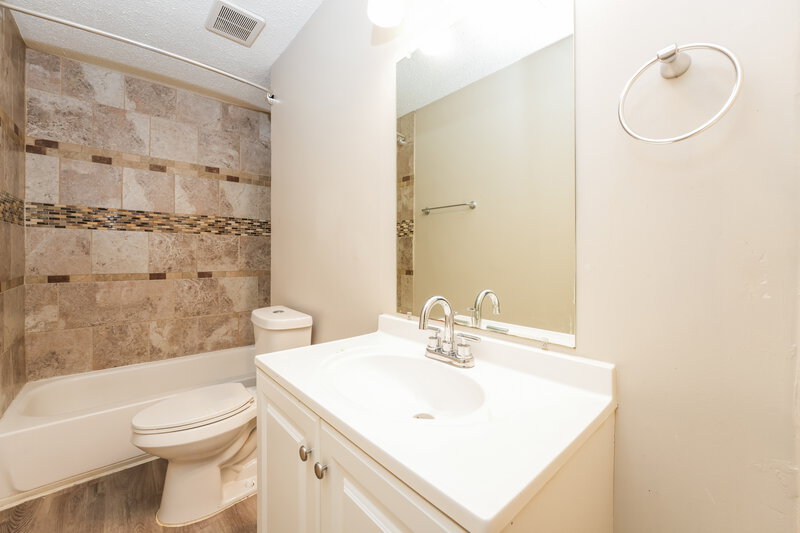 2,120/Mo, 1959 Corners Cir Lithonia, GA 30058 Bathroom View