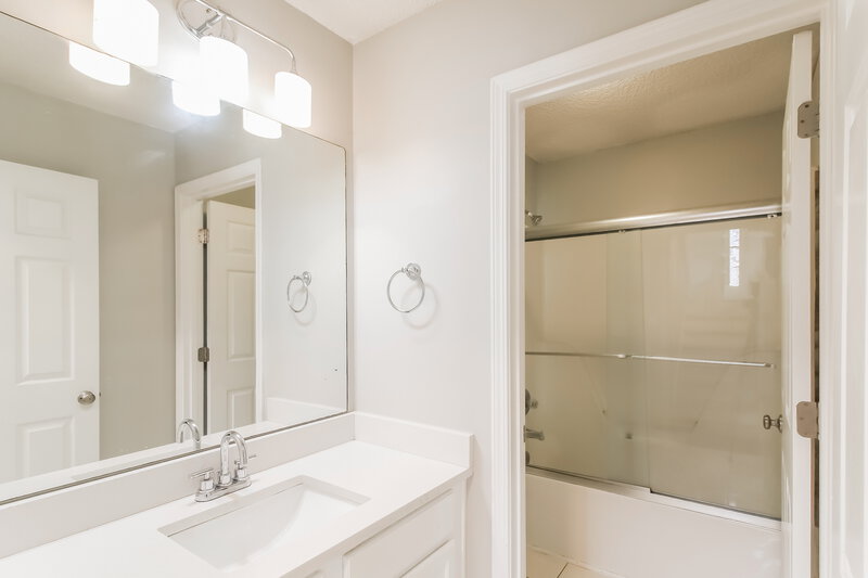 2,635/Mo, 459 Pecan Wood Cir Fairburn, GA 30213 Bathroom View